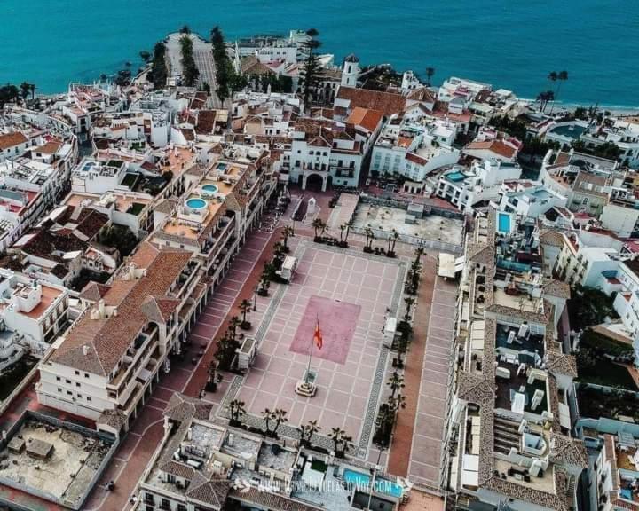 Maravilloso Apartamento Нерха Екстер'єр фото